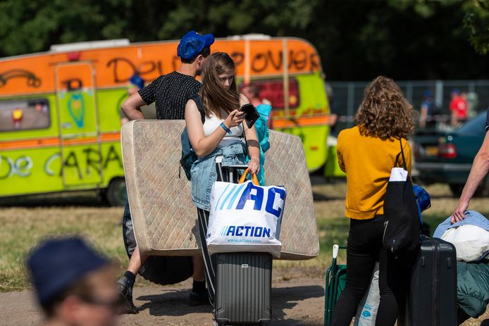 Mensen zoeken op festivalterreinen is ook met een mobiele telefoon soms een onmogelijke opdracht.