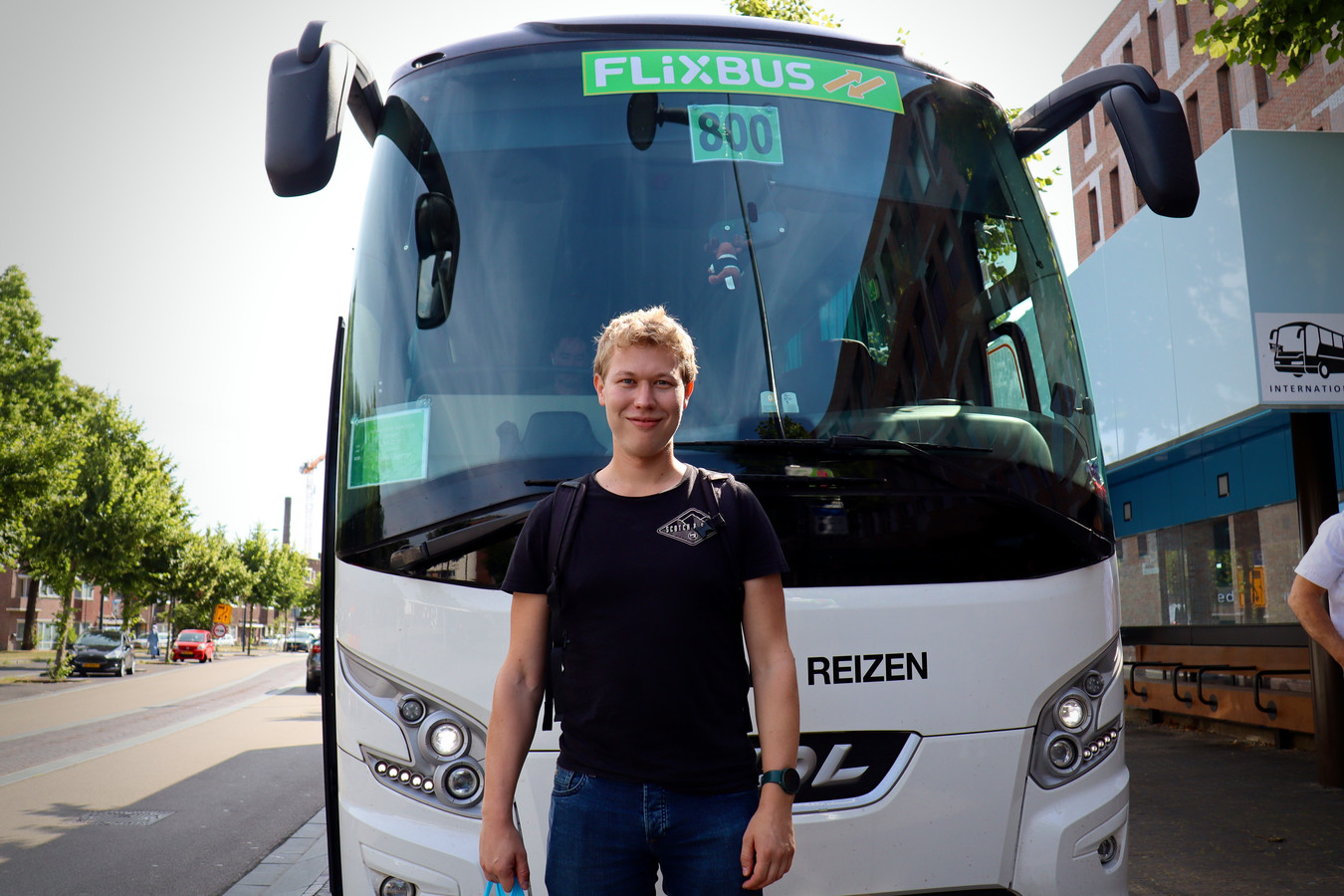 Dit is waarom deze vakantiegangers niet vliegen, maar met de bus reizen