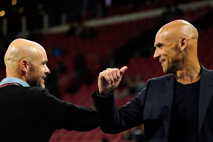 Thomas Letsch (rechts) begroet Ajax-trainer Erik ten Hag.