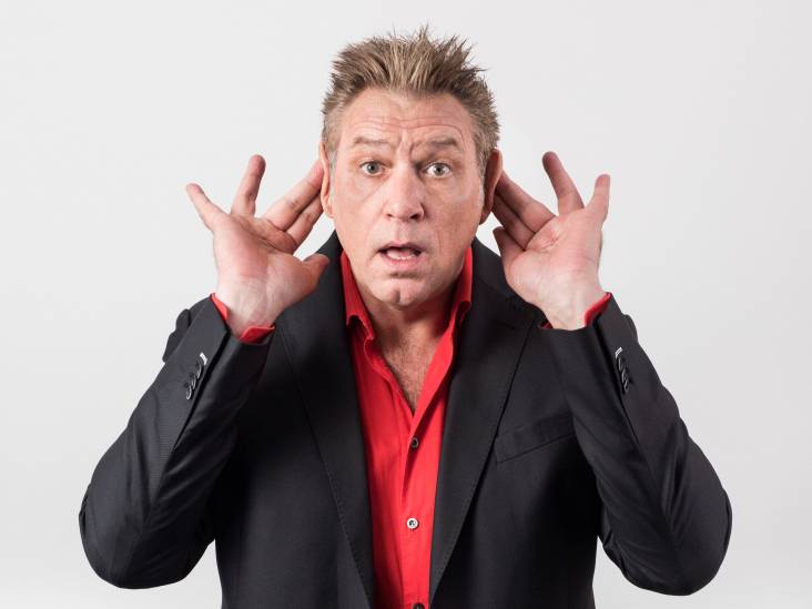 We zitten met de gebakken peren in een bananenrepubliek, bestuurd door een buitenaards reptielenvolk