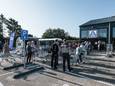 Een lange rij voor de deur bij de opening van de nieuwe Aldi in het buitengebied van Vragender.