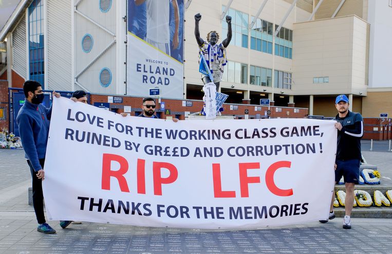 Protest tegen de Super League in Leeds.  Beeld Photo News