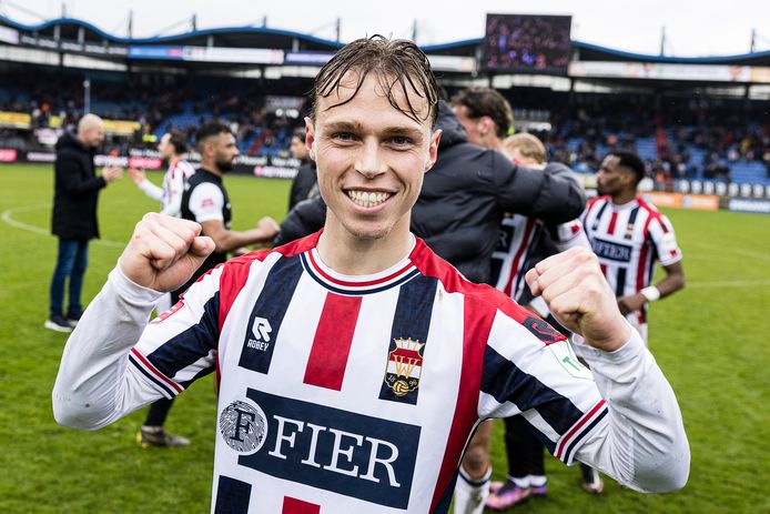 De Goirlese verdediger Niels van Berkel is uitgelaten, na de 2-0 zege van zijn Willem II op MVV Maastricht.