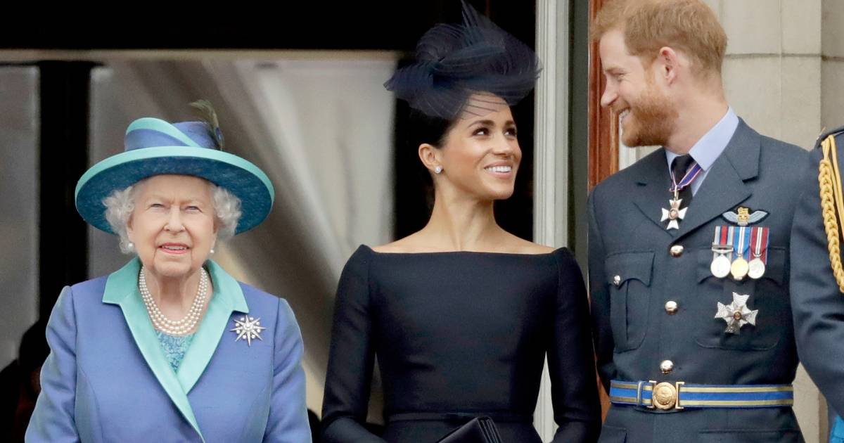 Queen is Harry en Meghan te slim af en spreekt natie toe ...
