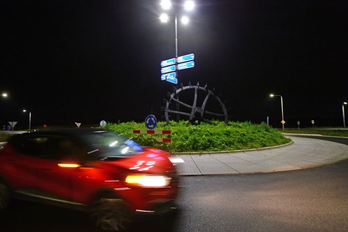 Het ‘Reetmölle-rad’ op de rotonde bij de dorpsentree is sinds enkele maanden hét landmark waar de Rietmolenaren trots op zijn.