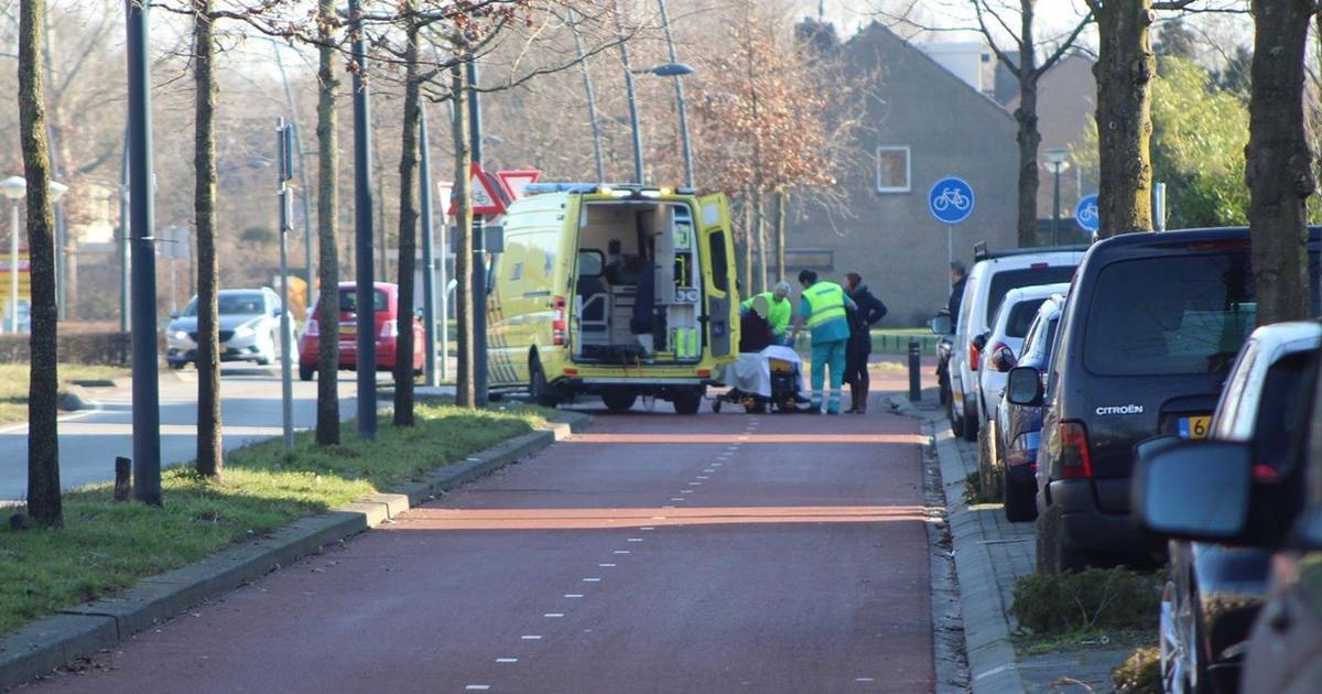 Man naar ziekenhuis na botsing met paaltje in Boxtel.