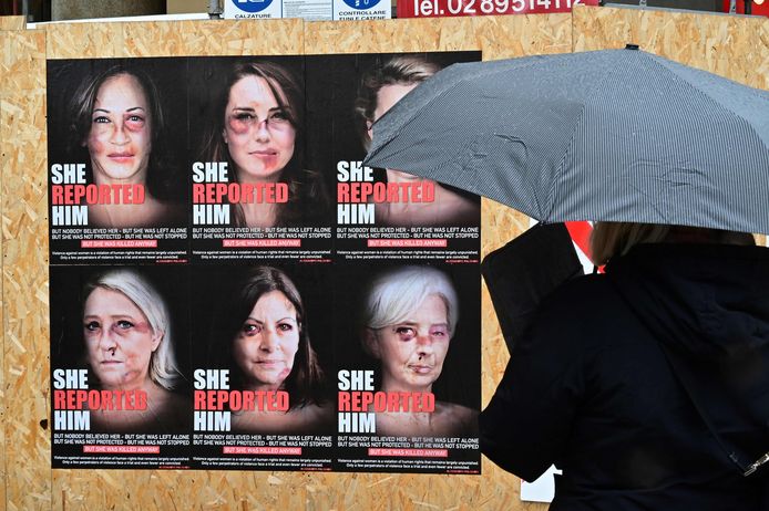 Les affiches ont également été placardées dans les rues de Milan.