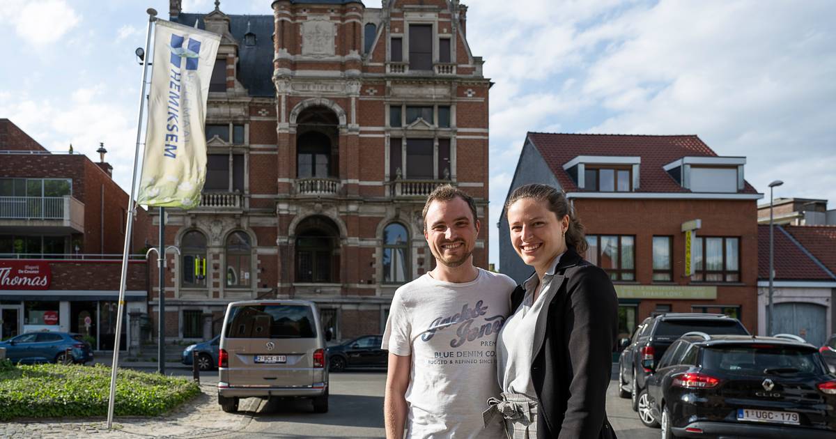 Oudgemeentehuis krijgt eindelijk nieuwe invulling Amber (27) opent er