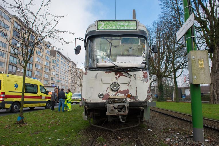 Tramverkeer Lijnen 2 En 6 Ontregeld Na Botsing Antwerpen In De