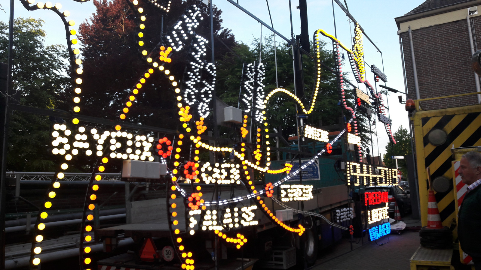 Lichtjesroute Eindhoven nu helemaal niet meer door Strijp Foto