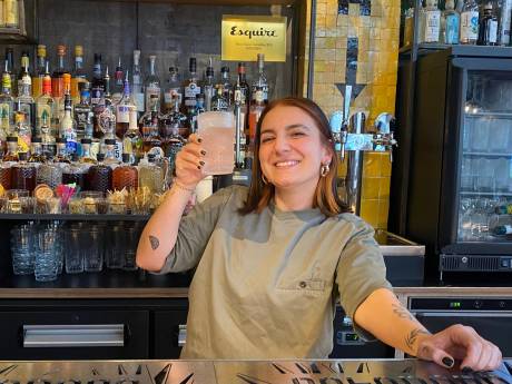 Barvrouw Zara van cocktailbar Botanero: 'In onze paloma zit een bijzonder ingrediënt'