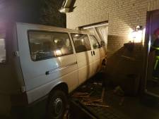 Dronken automobilist rijdt woning binnen op Parc Patersven