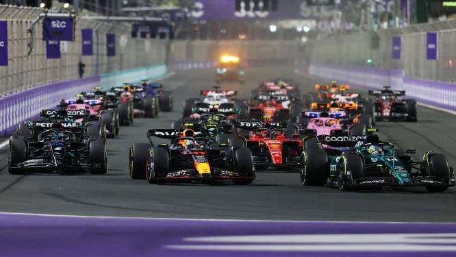 Alonso ijzersterk weg bij start GP Saoedi-Arabië