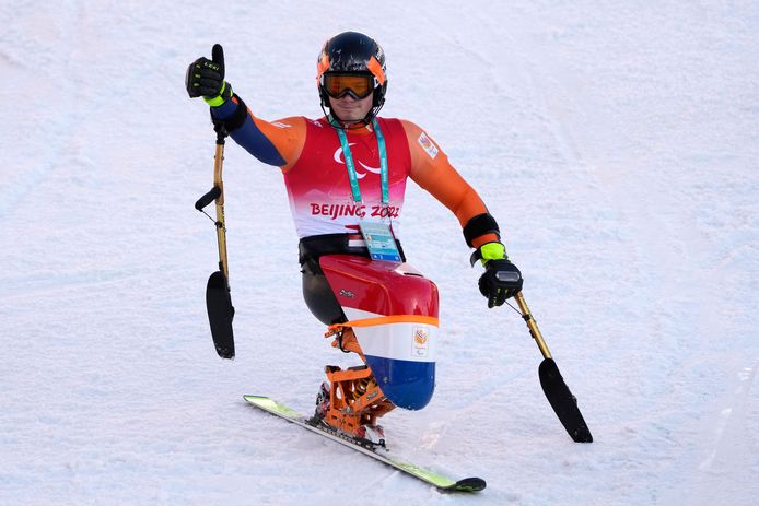 Jeroen Kampschreur is blij na zijn supercombinatie-afdaling.