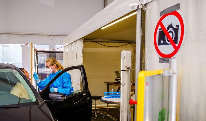 Een coronateststraat.