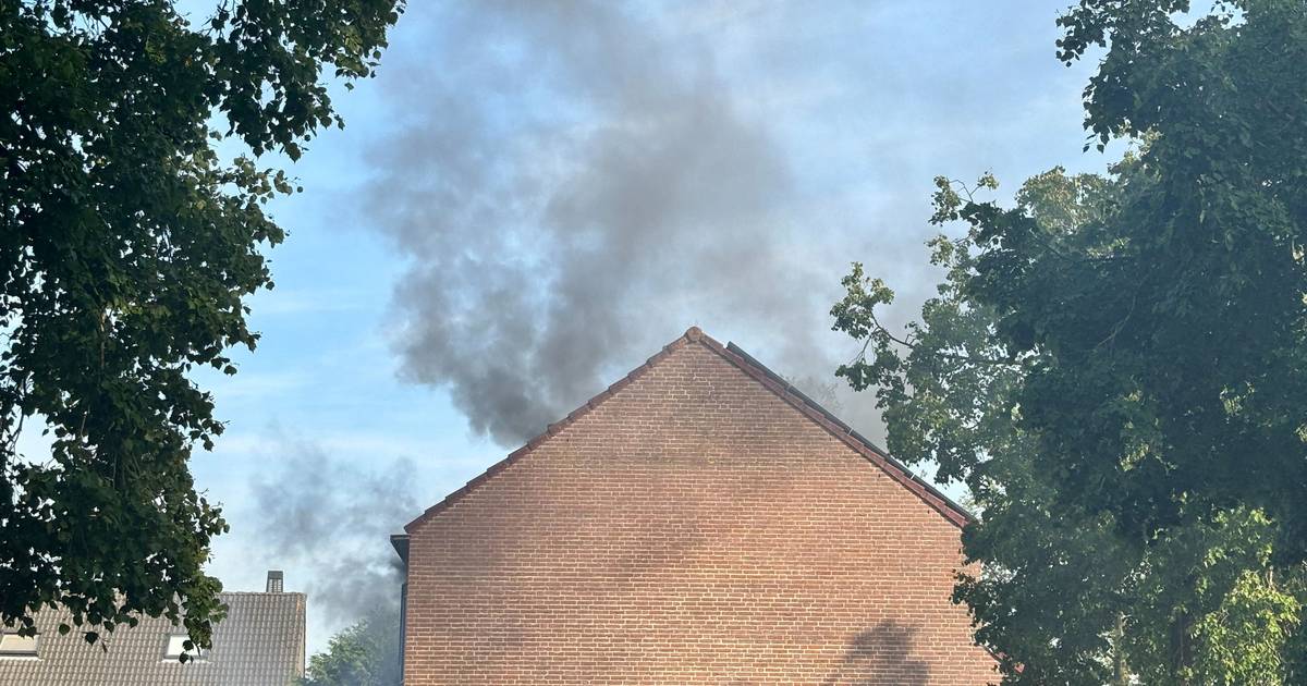 Uitslaande brand in woning aan Draaikom in Huizen mogelijk veroorzaakt ...