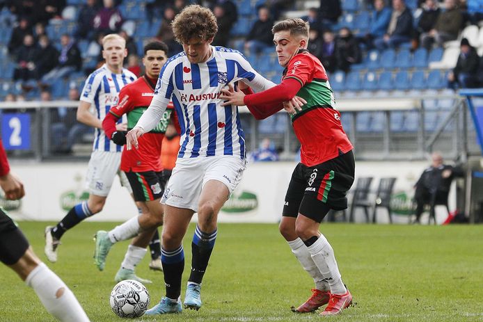 Een duel bij Heerenveen - NEC.
