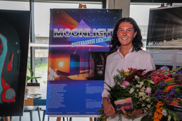 Valerie van Zuijlen heeft met haar lichtshow vanaf de maan de Foederer Talent Award gewonnen.