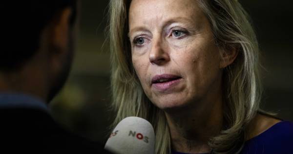 Minister Ollongren verwacht binnen enkele maanden terug te keren | Politiek | AD.nl