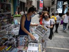 Prodemocratische krant Hongkong komt dag na inval met extra grote oplage