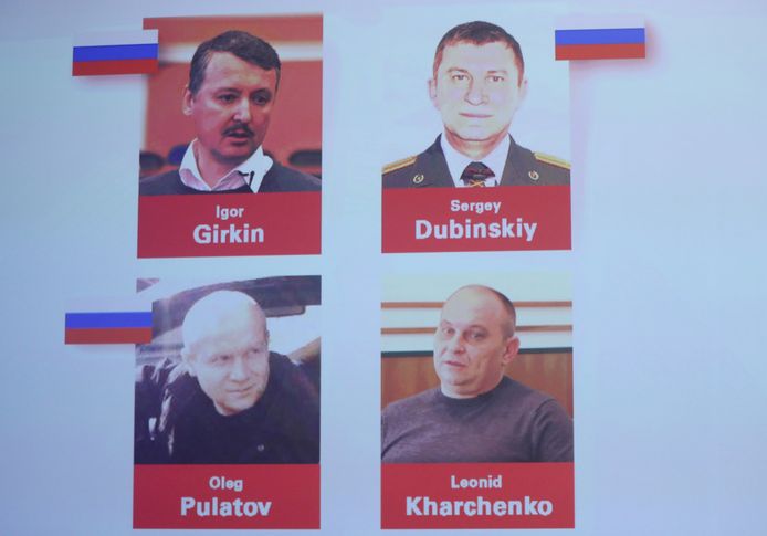 De Russische verdachten Igor Girkin, Sergej Doebinski en Oleg Poelatov, en de enige Oekraïner Leonid Chartsjenko.