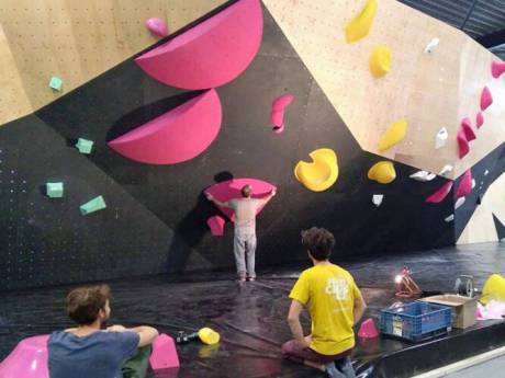 Op deze plek in Delft opent binnenkort een gigantische boulderhal