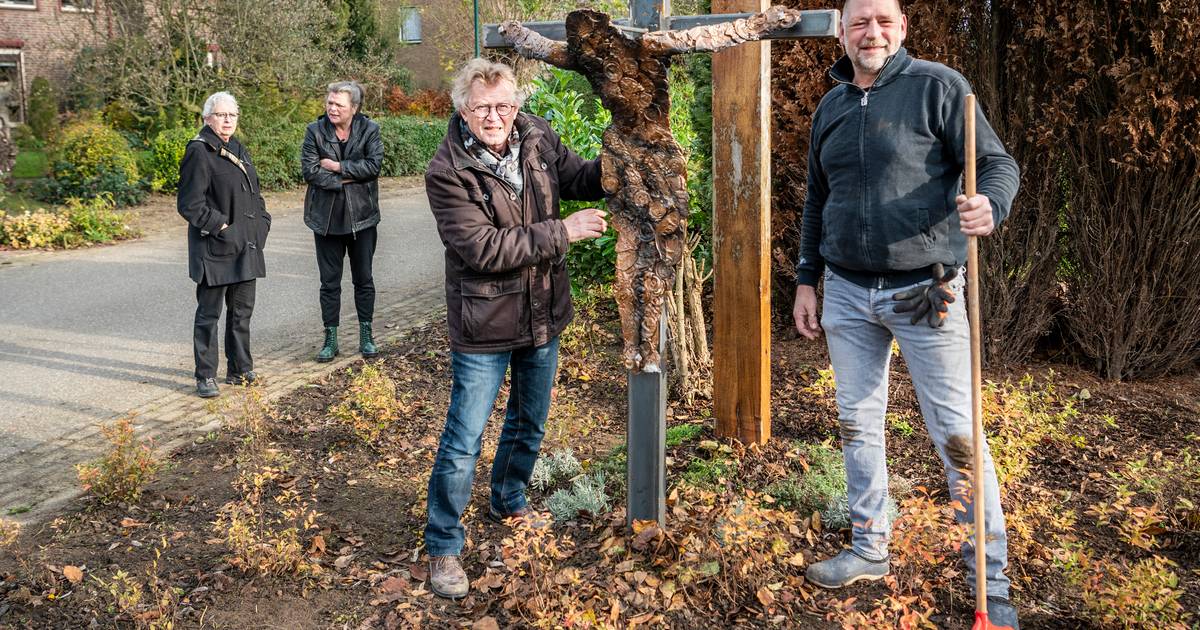 Reparatie vernield Jezusbeeld in Lithoijen voorlopig van de baan: ‘Helaas zijn we weer terug bij af’