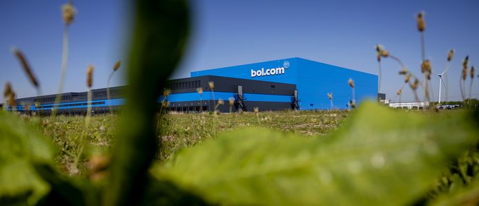 Het distributiecentrum van Bol.com in Waalwijk.