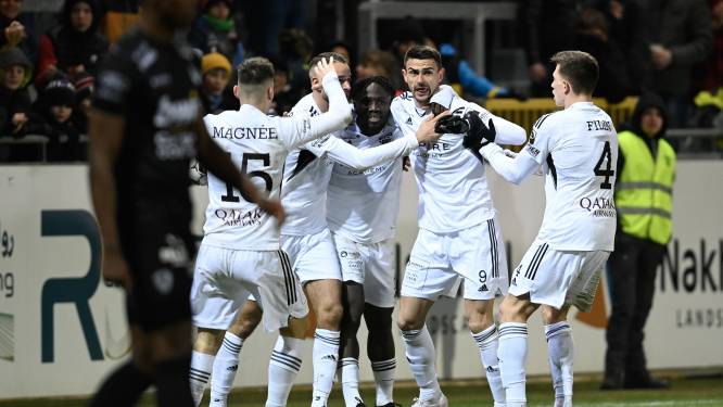 Festival de buts sans vainqueur entre Eupen et Ostende, Westerlo revient à un point du top 4
