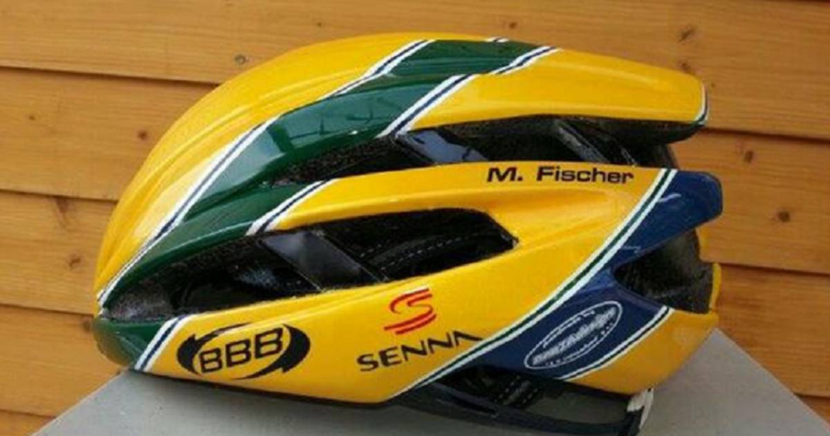 braziliaanse wielrenner eert f1 legende senna op imola wielrennen ad nl