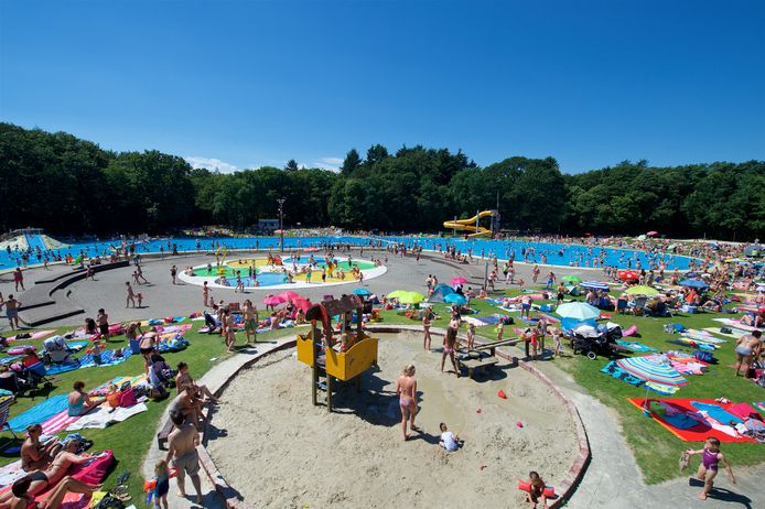 Het Bosbad in betere tijden.