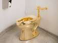 Iedereen wil op dit gouden toilet zitten