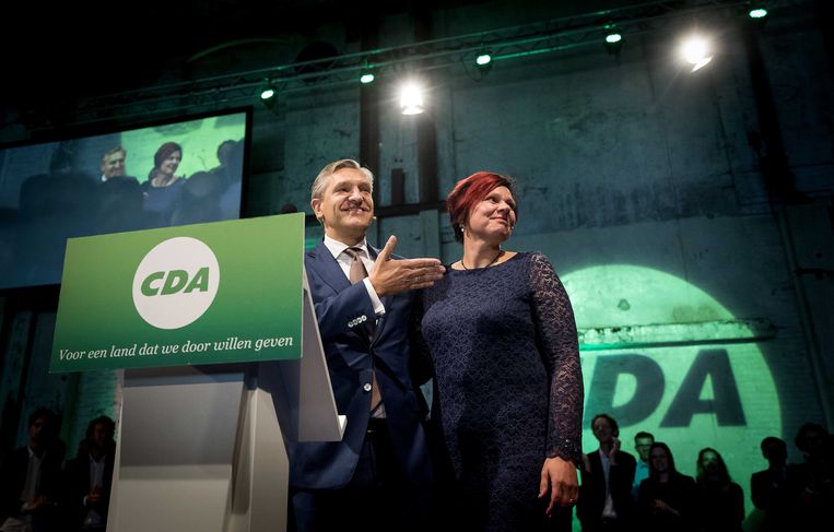 Sybrand Buma en Ruth Peetoom op het partijcongres van het CDA in Groningen. Peetoom stopt over drie maanden als partijvoorzitter. Beeld ANP