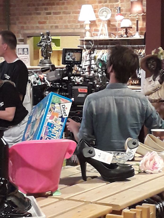 Tijdens het pinksterweekeinde van 2021 streken de crew en cast neer voor de opnames. De winkel diende wel tijdelijk opnieuw ingericht worden in functie van de opnames.
