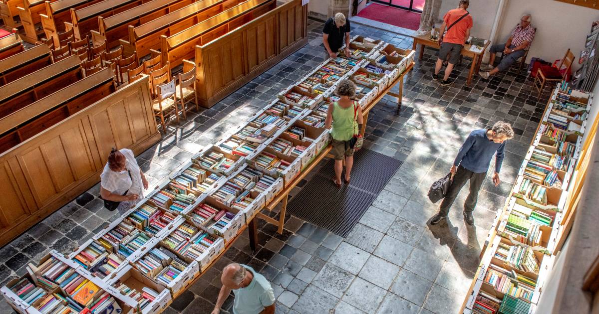 Liefdewerk oud papier op de boekenmarkt in de Middelburgse Koorkerk Monnikenwerk pzc.nl