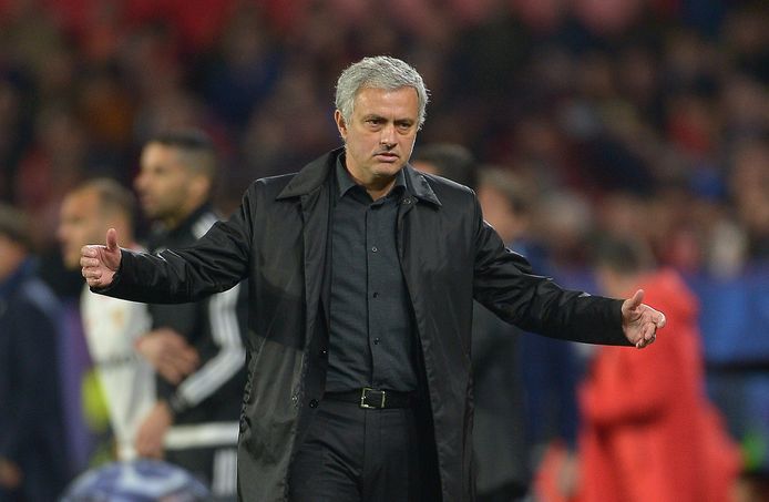 Jose Mourinho tijdens de wedstrijd in Sevilla, die in 0-0 eindigde.
