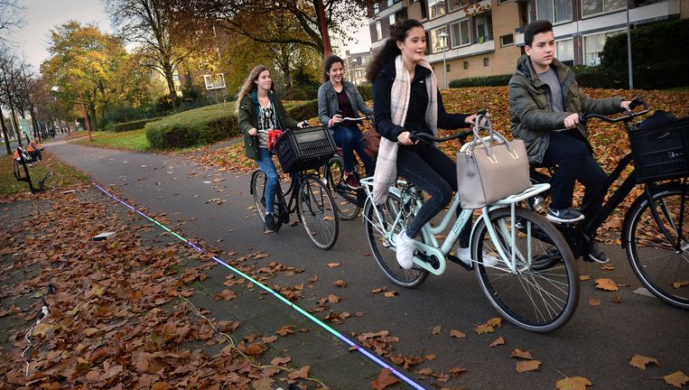 In Utrecht laat een 'groene golf' zien hoe hard je mag fietsen - Volkskrant