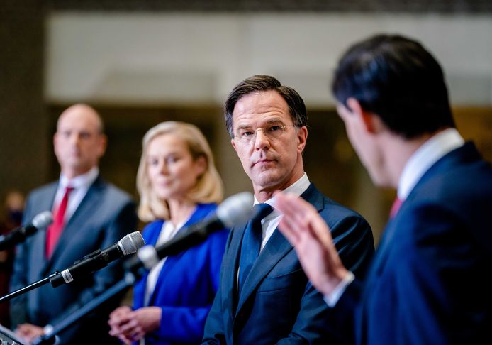 Partijleiders Gert-Jan Segers (ChristenUnie), Sigrid Kaag (D66), Mark Rutte (VVD) en Wopke Hoekstra (CDA) tijdens de persconferentie over hun coalitieakkoord.