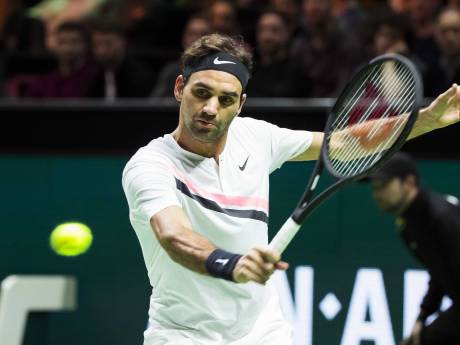 Federer vecht zich voorbij Kohlschreiber naar kwartfinale