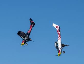 Riskante Red Bull-stunt met pilotenwissel op 4 km hoogte verloopt niet volgens plan
