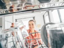 Verres ternes et mauvaises odeurs? Voici l’astuce pour nettoyer efficacement votre lave-vaisselle