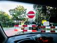 Tijdens werkzaamheden aan de A50 in de zomer van 2022 werd sluipverkeer over de Veluwe tegengehouden door verkeersregelaars. Bewoners van de Koningsweg zouden komende zomer, als de A12 wordt afgesloten, ook graag afzettingen zien.