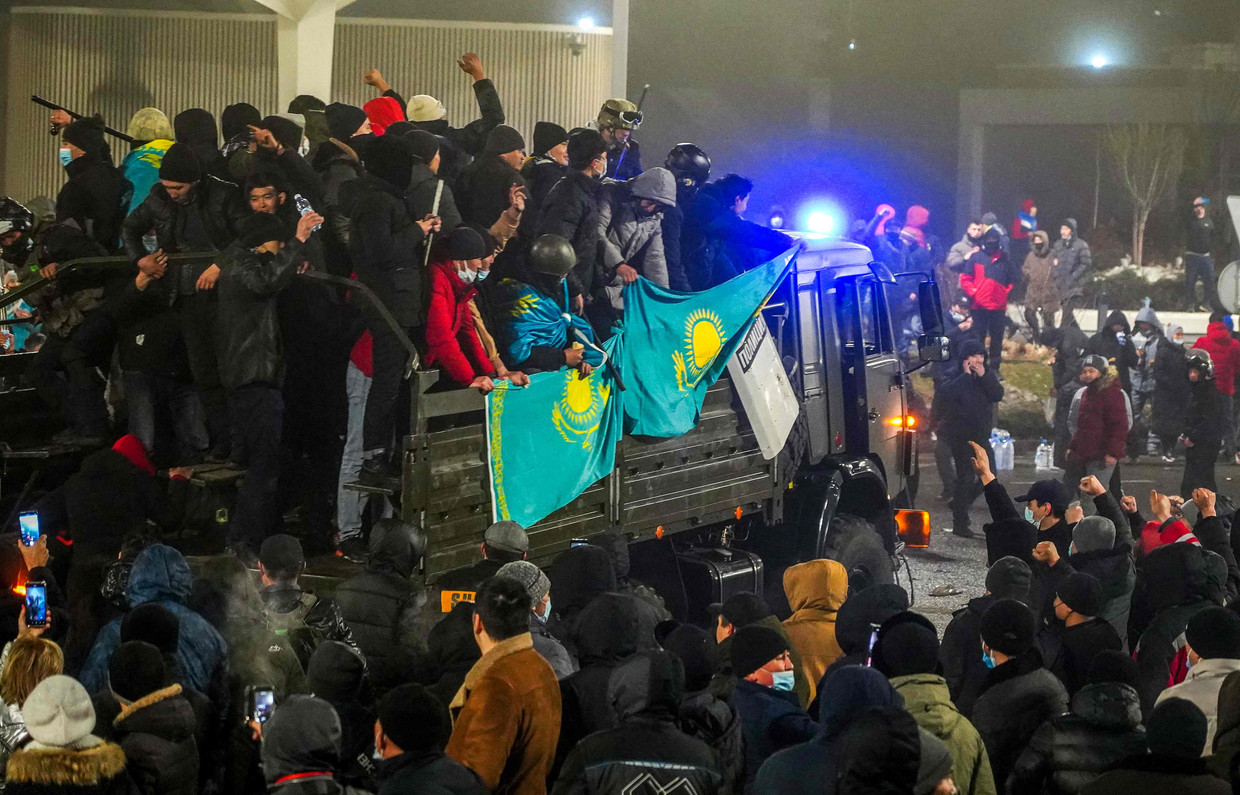 Demonstranten in Almaty, de grootste stad van Kazachstan. Beeld AFP