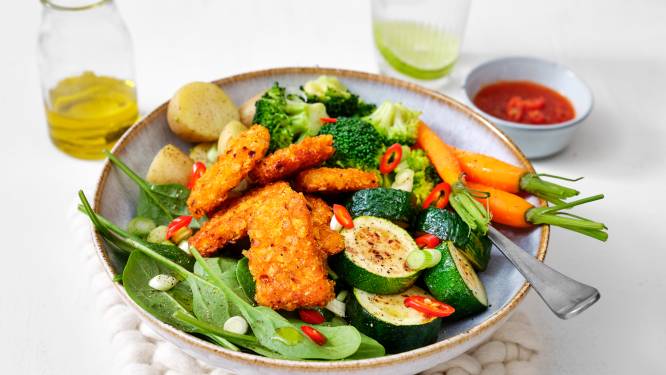 Lunchtip: kleurrijke groentenbowl met vegan nuggets