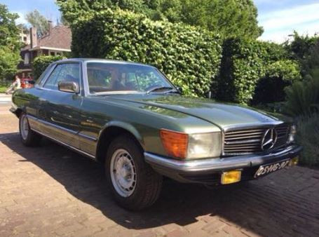 De 42 jaar oude Mercedes-Benz met kenteken 05-NG-97 verdween gisteren op klaarlichte dag van de oprit in Vught.