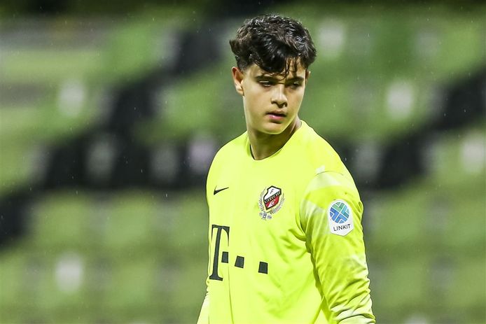 Ahmed Azmi keepte één wedstrijd voor Jong FC Utrecht, op 3 november 2020 hield hij de nul tegen FC Dordrecht (0-3).