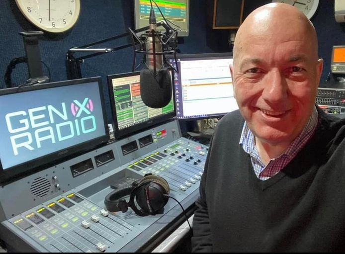 Tim Gough, radiopresentator bij GenX Radio.