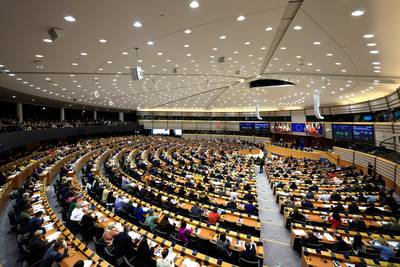 Le Parlement européen adopte définitivement le pacte sur l’asile et la migration