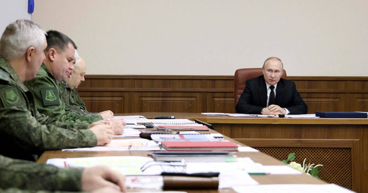 Путин целый день встречался с военными чиновниками о войне в Кремле |  Украина и Россия война