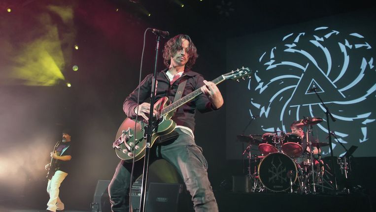 Kim Thayil, Chris Cornell and Matt Cameron van Soundgarden tijdens een optreden Beeld getty